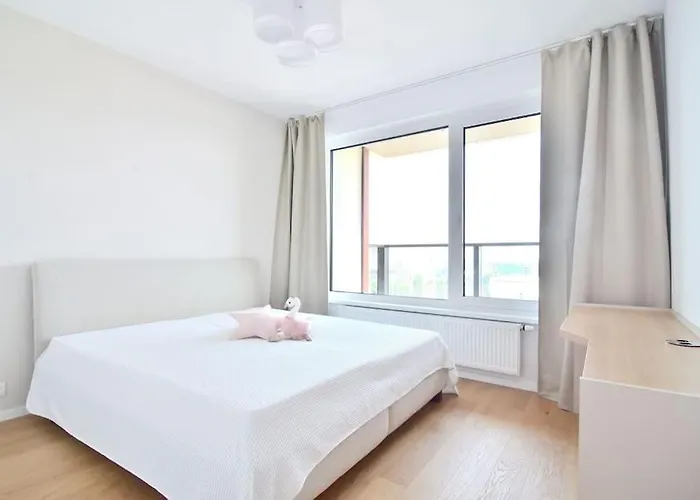 Downtown Charm With Free Parking Spot *