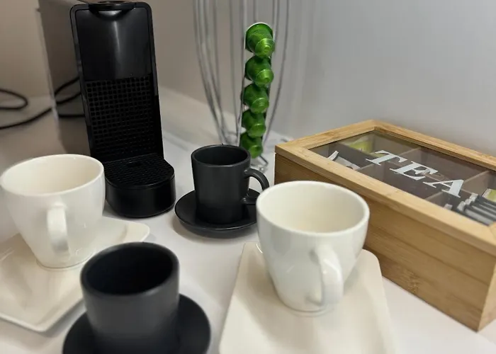 Downtown Charm With Free Parking Spot *